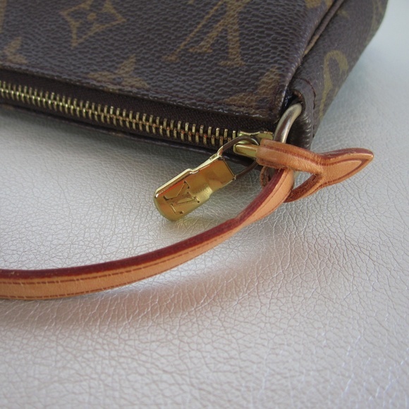 SOLD Authentic Louis Vuitton Monogram Pochette - Picture 4 of 8